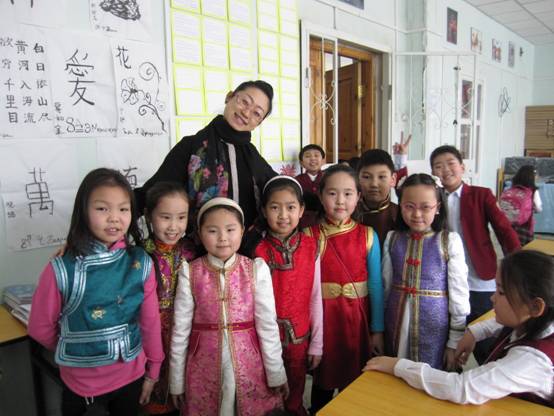 2010年2月，李娜与蒙古国汉语学生合影.jpg