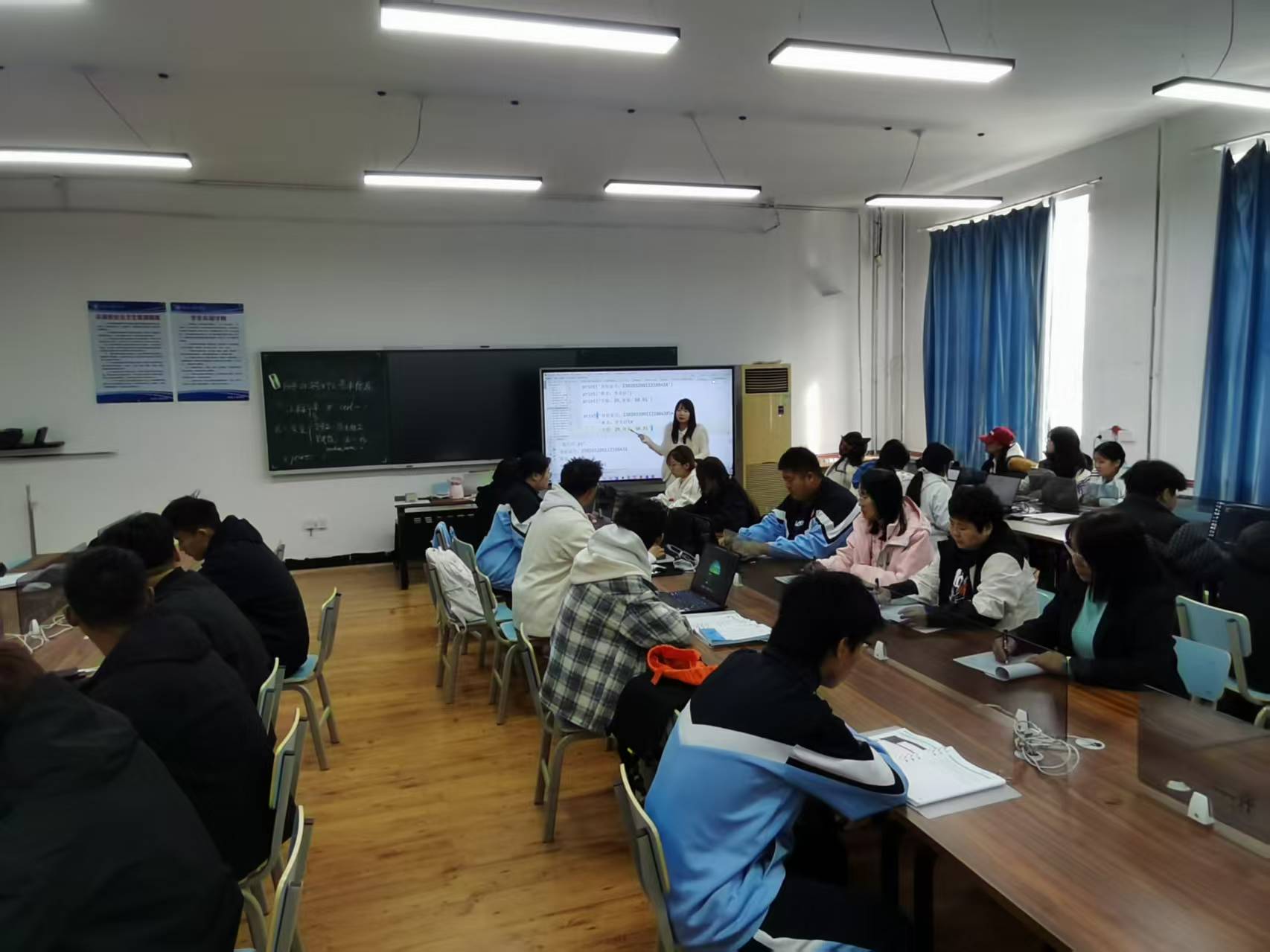 聚焦 Python 教学 共研育人新路径—— 开展 Python 程序设计集体听评课活动-信息工程学院